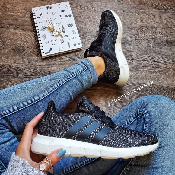 NEW♣️adidas Swift Run - Picture 3 of 8